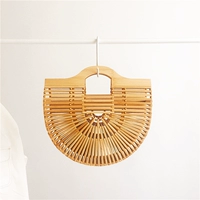 Бамбуковая плетение рука в одном