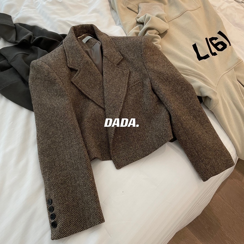 2026 Early Spring New Herringbone Brown Tweed Retro Woolen Short Jacket Women's Suit Nine-Quarter Sleeve Top