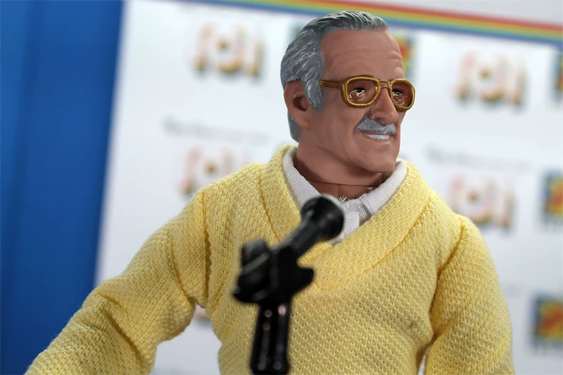 [Spot] Азиатский подлинный MEGO 8-дюймовый ретро ткань одежда висит карта комикс легенда Стэн Ли