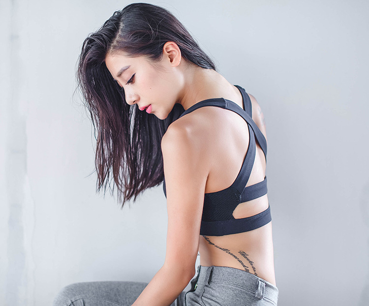 Chéo vẻ đẹp trở lại áo ngực thể thao yoga áo ngực chống sốc thu thập khuôn mẫu nhanh khô chạy thể dục vest thể thao đồ lót áo tank top gym