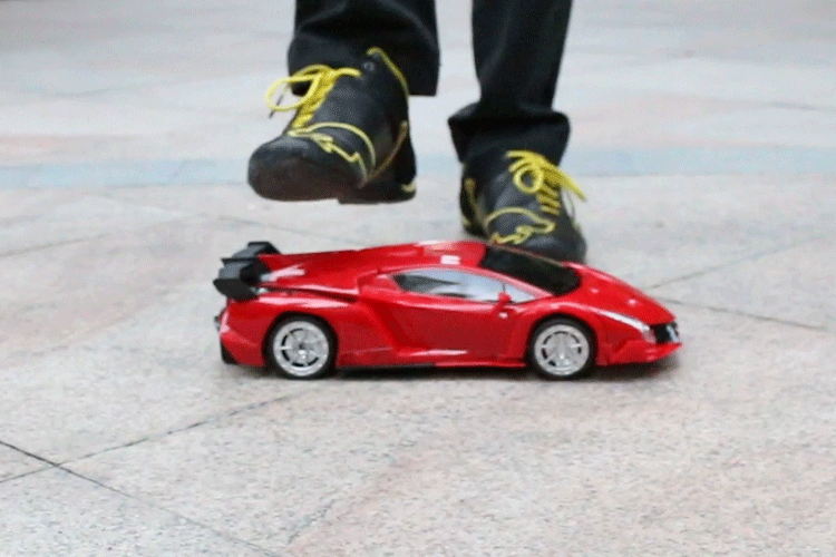 Một nút điều khiển từ xa xe điều khiển từ xa sạc robot cảm ứng năng động Lamborghini trẻ em đồ chơi đua xe do choi tre em