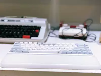 Liangcheng hand work magic color resin mechanical keyboard hand holder comfortable palm rest personalized creative wrist support