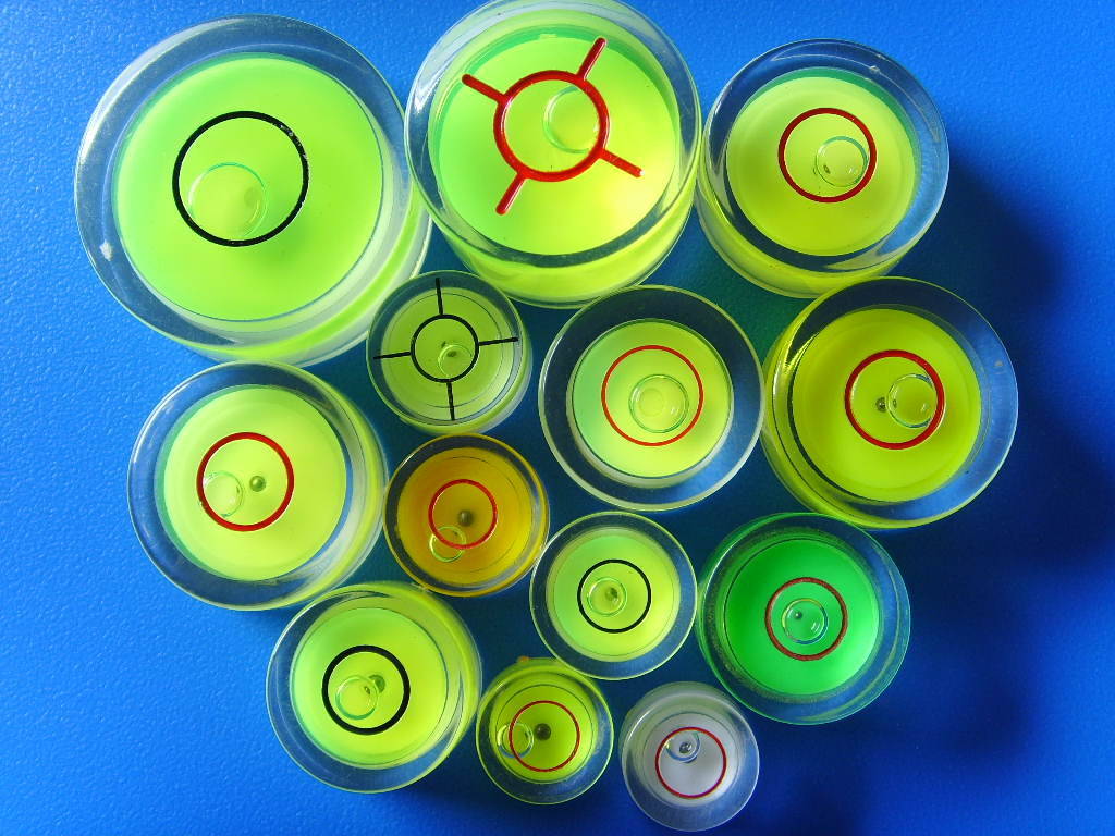 Manufacturer Direct Plastic Plastic Level Plastic Level Bubble High Accuracy Round Horizontal Ruler Level Gauge Diameter 18mm