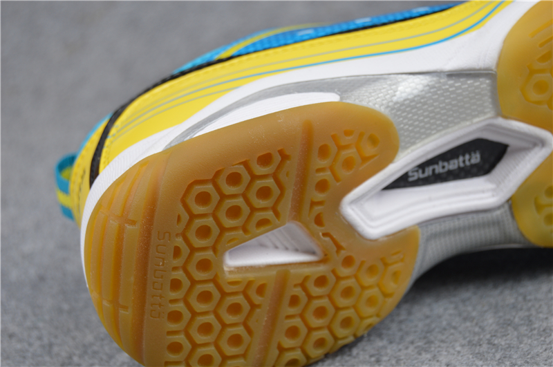 Đôi giày cầu lông sneakers chống trượt hấp thụ sốc giày anta