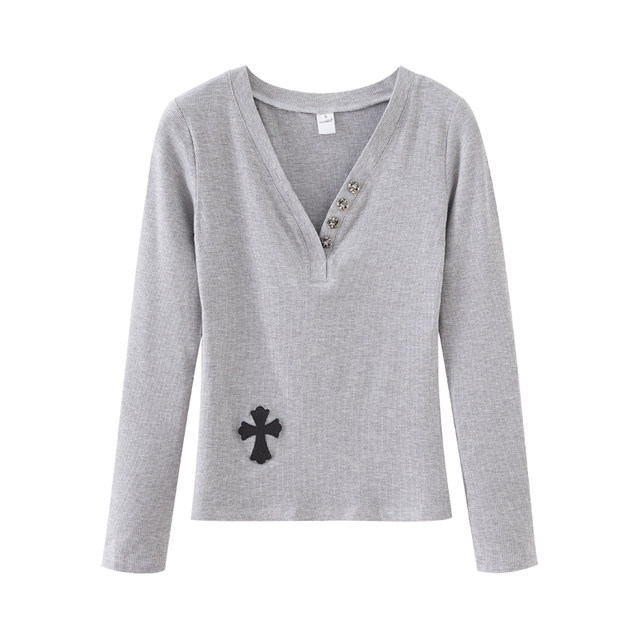 Chic and Unique V-Neck Long-Sleeve T-Shirt for Women, Early Autumn New Style, Slim Fit, Hong Kong Style, with a Touch of Sophistication, Revealing Collarbone, Button-Up Top, Chic