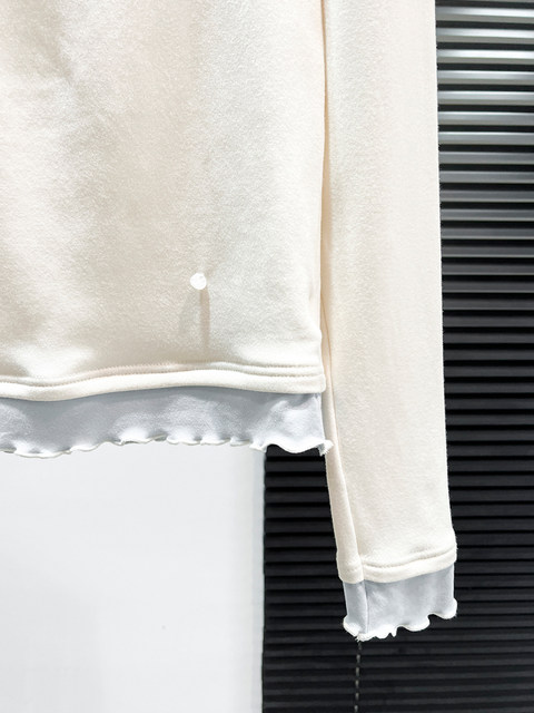 Half-High Collar Faux Two-Piece Ruffled Fleece-Lined Slim-Fit T-Shirt for Women, Autumn and Winter French Style, Unique and High-End, Stunning Top