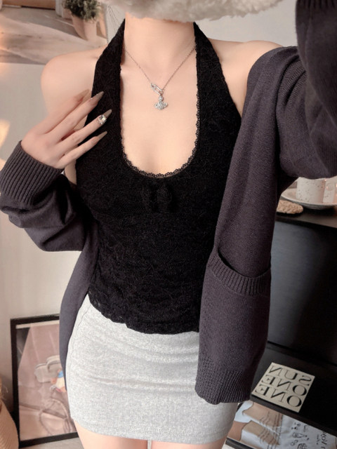 Sexy Lace Halter Neck Tank Top for Petite Women, Autumn and Winter Style, Brushed Fabric, Inner Wear with Chest Pads, Unique and Beautiful Top