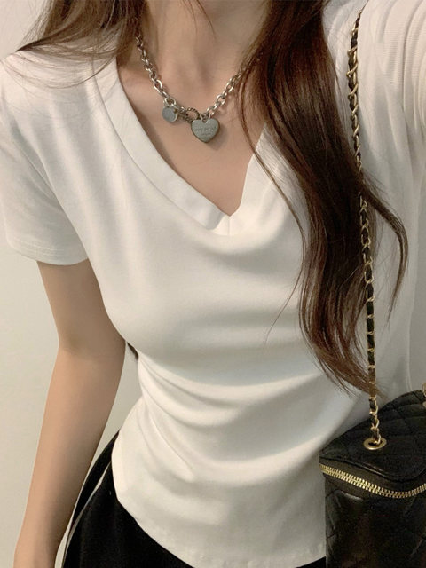 Irregular Black V Neck Short-Sleeved T-Shirt for Women, New Summer Korean Style Slim-Fitting Half-Sleeved Curved Hem Top, Short Style Trendy