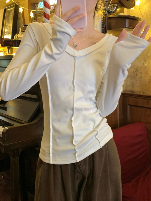 Trendy Korean-Style T-Shirt Base Layer for Women 2025 Autumn V-Neck Unique Slim Fit Fishbone Design Thermal Top