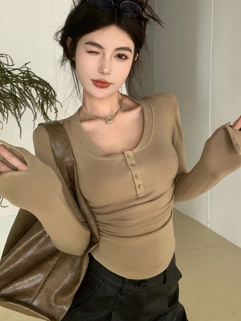 American Retro Pleated Design Short T-Shirt for Women 2026 Spring Sexy Pure Desire Button Half-Open Collar Fleece-Lined Top