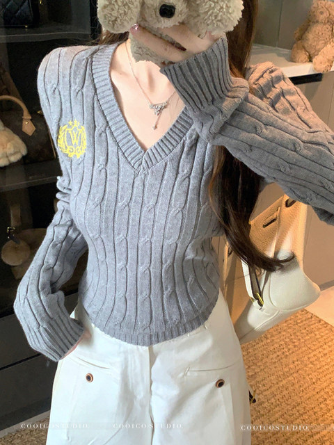 Korean-Style College-Style Cable Knit Sweater for Women, New Autumn and Winter V-Neck High-End Unique Design Top