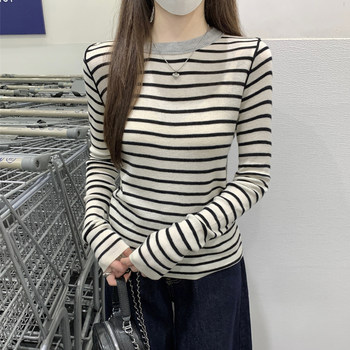 Korean-Style Fashionable and Elegant Round-Neck Color-Block Knit Sweater for Women, Autumn and Winter Design, Unique Striped Patchwork Long-Sleeve Sweater Trend