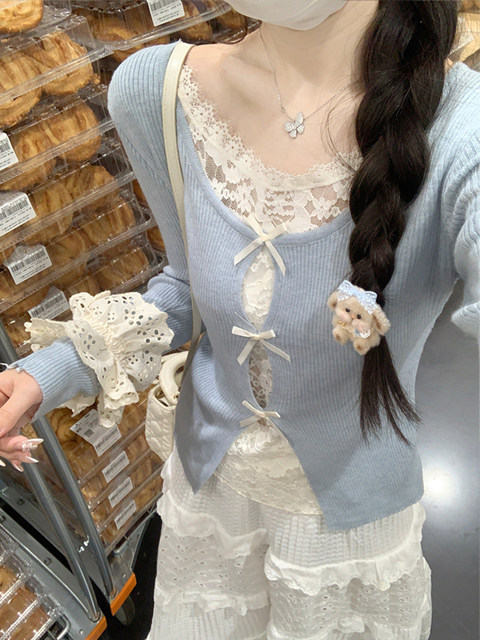 Lace Splicing Fake Two-Piece Bow Square-Neck Knit Top for Women, Super Pretty and Unique with a High-End Feel, Stunning Top for Autumn