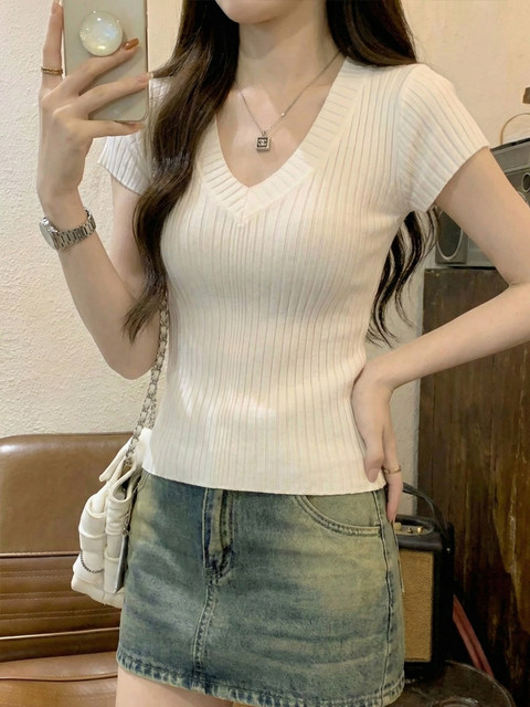 Gentle Korean-Style V-Neck Waist-Cinching Short-Sleeve Blouse for Women, Summer White Simple Fashion Slim-Fit Ribbed Elegant Top