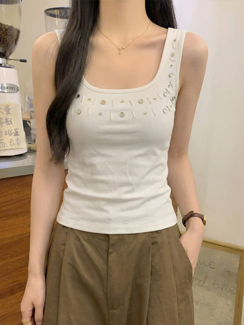 Millennial-Style Metal-Decorated Sleeveless Vest for Women, Summer White U-Neck Design, Stylish Inner Wear Top, Niche Base Shirt