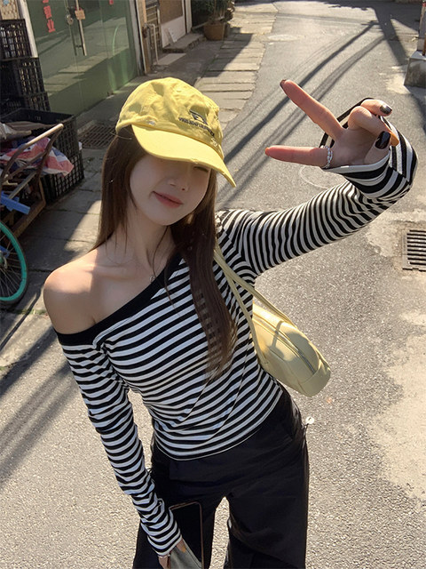Trendy Asymmetrical Neckline Off-Shoulder Striped T-Shirt for Women, Autumn High-End Design, Slim Fit, Korean Chic Unique Top