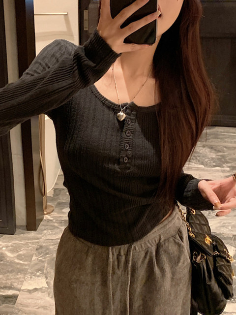 Petite Round-Neck Ribbed Slim-Fit Base Shirt for Women, 2024 Spring New Style, Elegant and Unique Button-Up Short Top