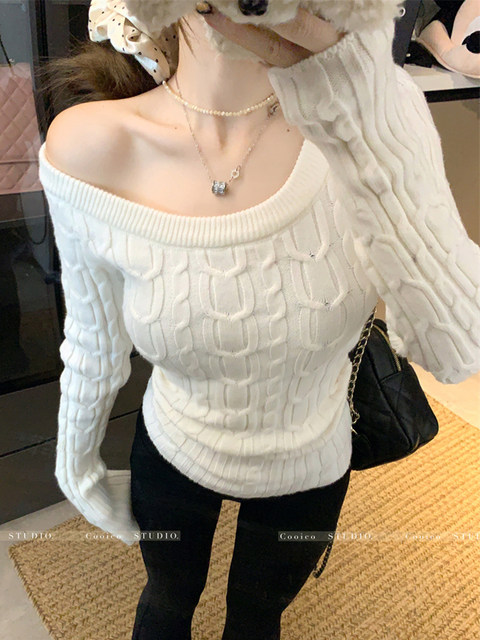 Korean Chic Twist-Knit High-End Off-Shoulder Sweater for Women 2025 Autumn and Winter Retro Hot Girl Off-Shoulder Pullover Knitwear