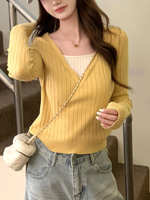 Korean Chic High-End Yellow Knit Sweater for Women 2025 Autumn and Winter V-Neck Simple Unique Beautiful Age-Reducing Top