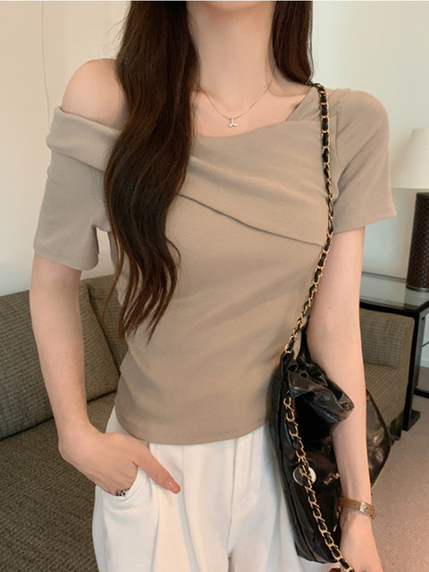 Unique and Stylish Irregular One-Shoulder Short-Sleeve T-Shirt for Women, New Summer Design with a Pure and Sexy Vibe, Trendy and Stylish Top