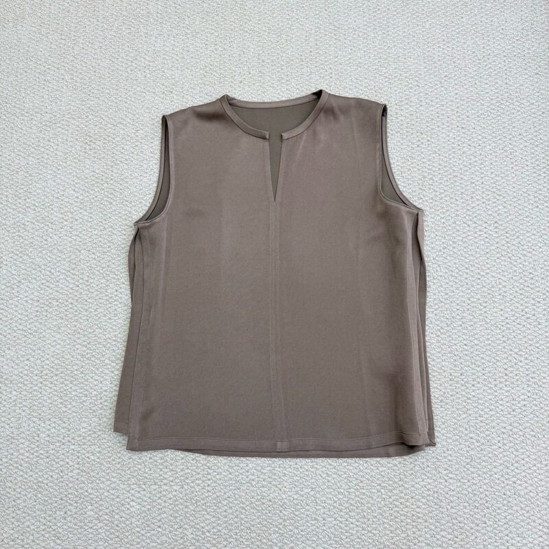 Th Same Style 2026 Early Autumn New Women's Clothing Triacetate Blended Satin Insert Sleeveless Shirt Q0509502 Th Same Style 2026 Early Autumn New Women's Clothing Triacetate Blended Satin Insert Sleeveless Shirt Q0509502
