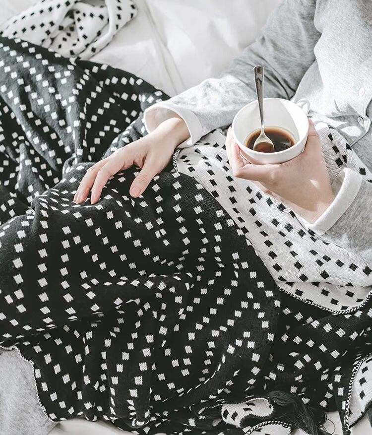 Bắc Âu in tua khăn choàng chăn bông sofa giải trí chăn đơn ngủ trưa chăn mền mất một chiếc khăn màu đen - Ném / Chăn chăn nỉ nhung