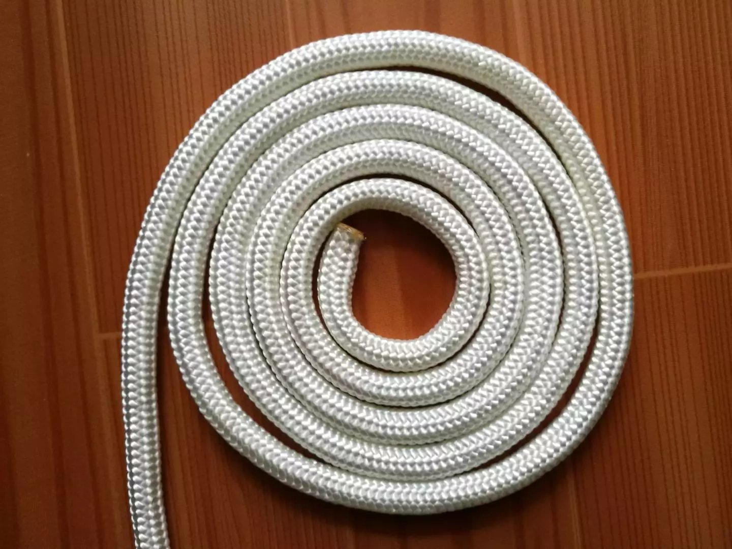 The Sailing of the Sailing Rope with a strong Rope Sail Rope