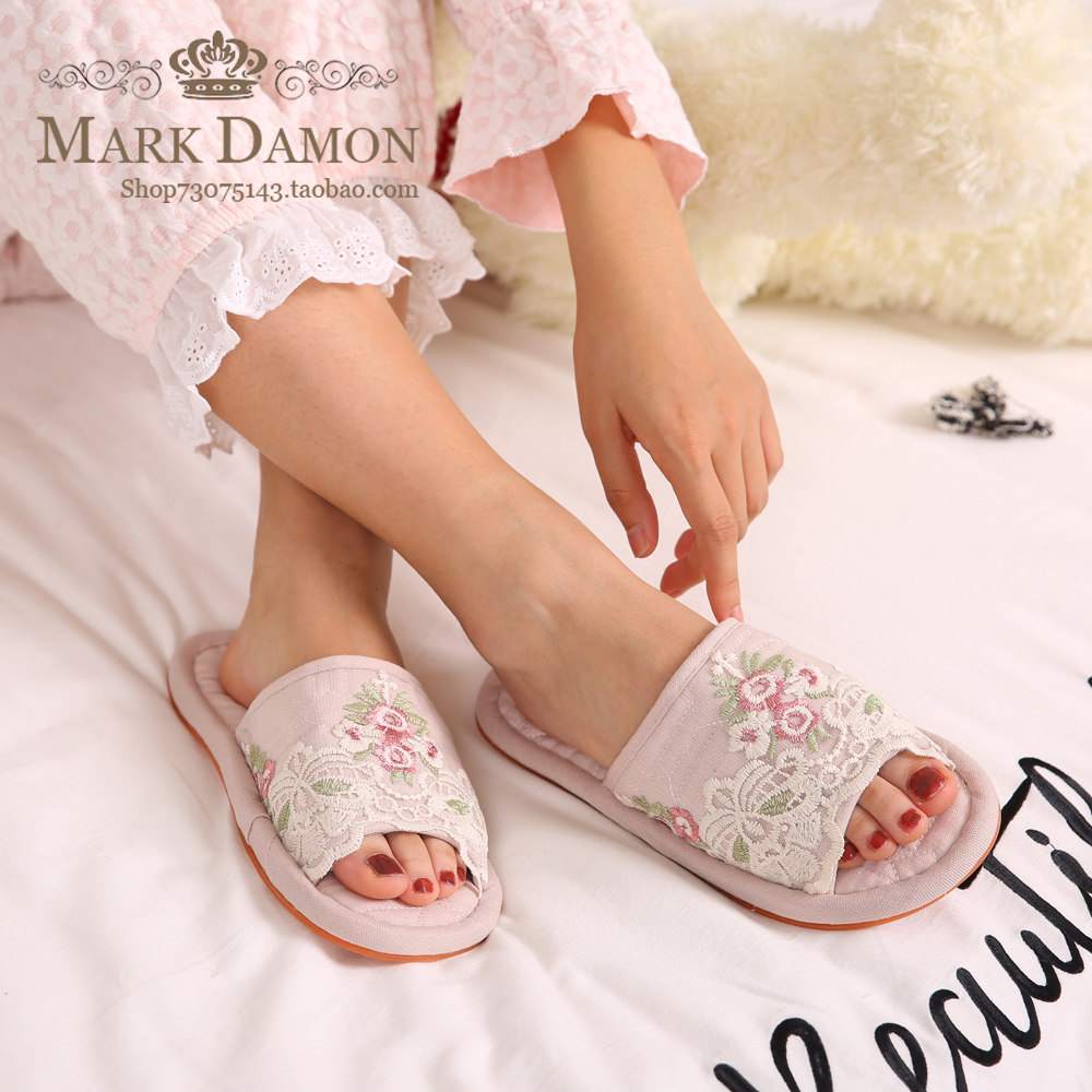Pure cotton fabric art female Korean version of the couple male and female beef tendon bottom spring and autumn lace secret garden home indoor floor slippers