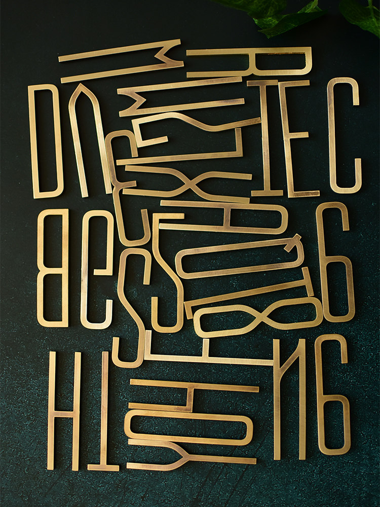 Nordic brass English letters decorative wall stickers Door stickers Digital creative self-adhesive hotel household house number can be customized