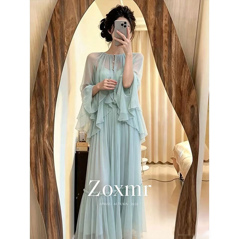Mint Green Long-Sleeved Round-Neck Suit for Women, Summer Slimming and Elegant Three-Piece Set for Vacation Wear Mint Green Long-Sleeved Round-Neck Suit for Women, Summer Slimming and Elegant Three-Piece Set for Vacation Wear