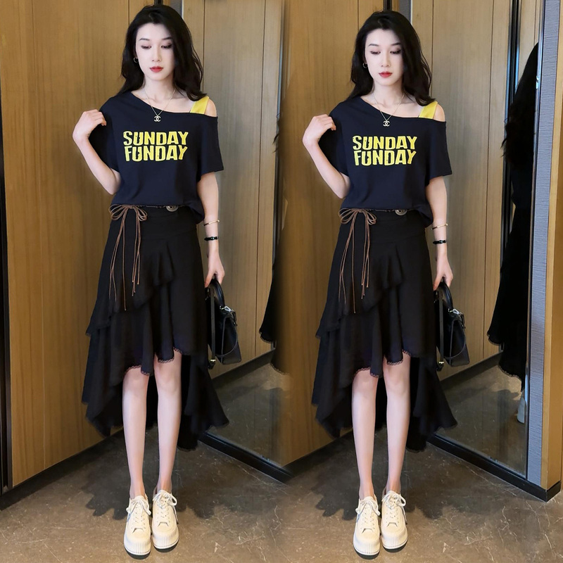 Casual Style T-Shirt Casual Suit for Women, New Summer Style Loose Off-Shoulder Letter Sweatshirt and Skirt Two-Piece Set