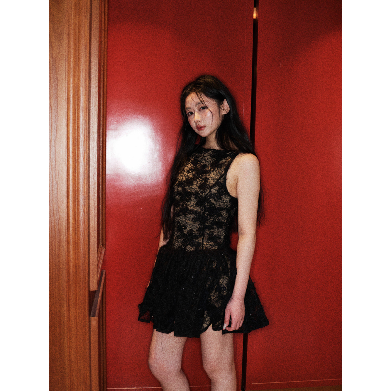 Wild R【Charming】Designer's Original Sequined Brushed Fabric Three-Dimensional Vest Dress with Vintage Hollow Lace Skirt