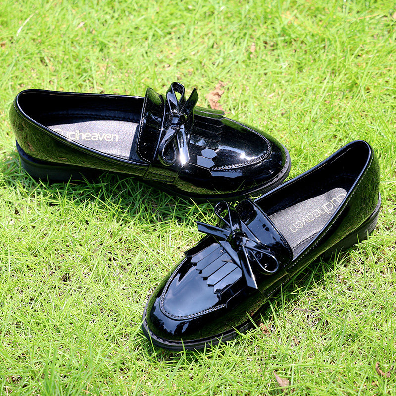 Small leather shoes Inn Lengfeng 2022 Spring autumn new soft leather flat bottom lacquered leather Leufoo shoes female fluo Subow tie-in shoes