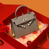 Слово -серый [красная подарочная коробка+трава Rafi]