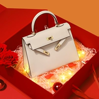 Молоко белое 【красная подарочная коробка+Rafie Cao】