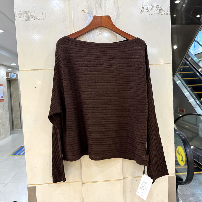 25-9253 Fashionable One-Shoulder Round Neck Horizontal Striped Batwing Sleeve Casual Wool Knit Sweater Top Autumn Wear 25-9253 Fashionable One-Shoulder Round Neck Horizontal Striped Batwing Sleeve Casual Wool Knit Sweater Top Autumn Wear