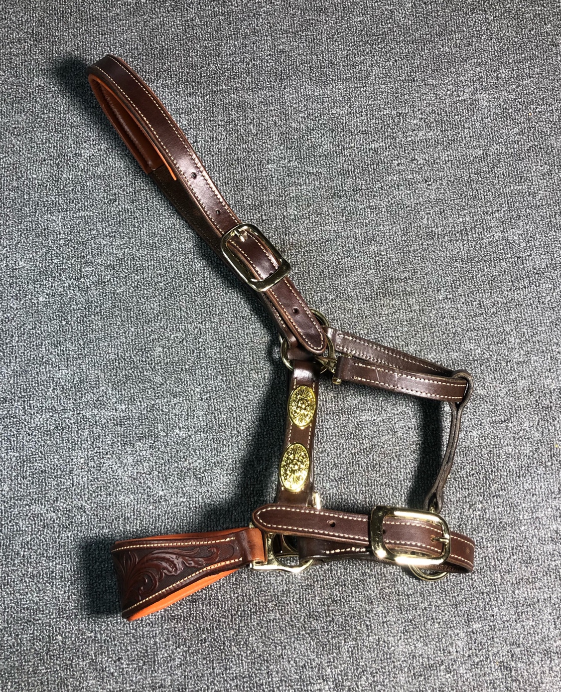 Pure Bull Leather Horse Cage Head Handcrafted Floral Equestrian Hold Horse Water Lecage Head Warqi Horse Furniture