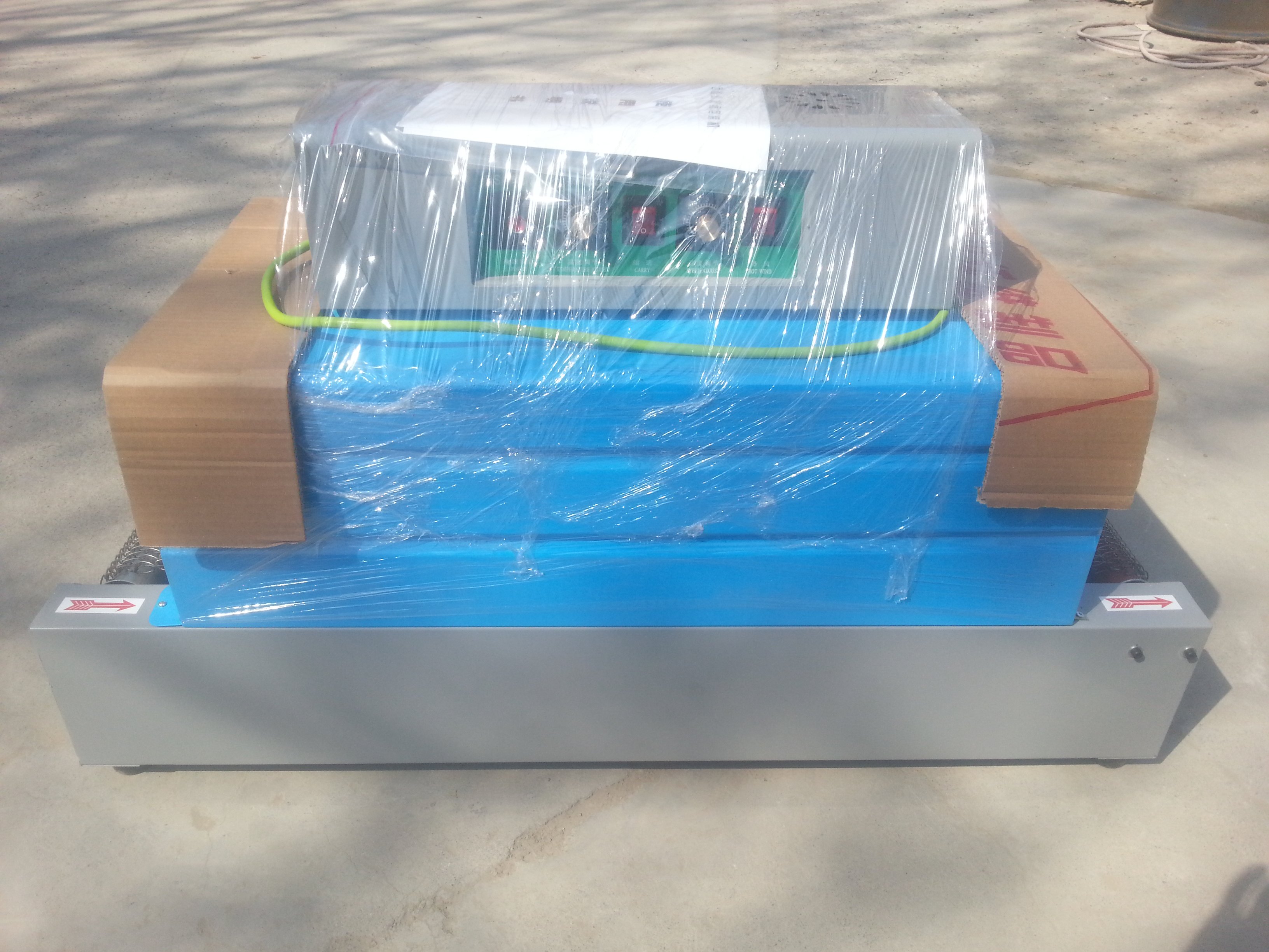 Heat shrinkage film packaging machine oven plastic sealing machine shrinkage machine customized PVCPOF label shrinkage film