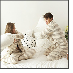 Mùa đông nhung rắn màu đơn giản gối hiện đại sang trọng sofa kích thước lớn đệm giường gối trở lại đệm bao Mua gối ngủ văn phòng
