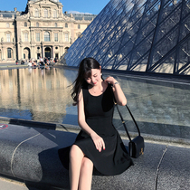 Yang small roll 2021 New Spring solid color light mature temperament vertical cut slim Joker sleeveless small black dress dress women