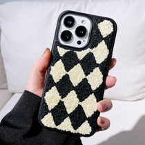 Black and white diamond-shaped Plaid plush Apple 13 mobile phone case iPhone13Promax autumn and winter 13Pro academic style thirteen girl feel 13p new ip simple Pro m