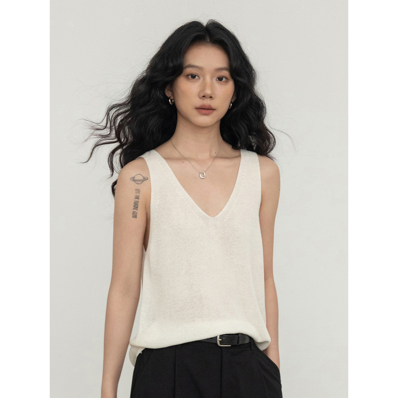 Summer Knitted Old Money Style Loose V-Neck Sleeveless Vest 2026 New High-End Linen Versatile Slimming Top Summer Knitted Old Money Style Loose V-Neck Sleeveless Vest 2026 New High-End Linen Versatile Slimming Top