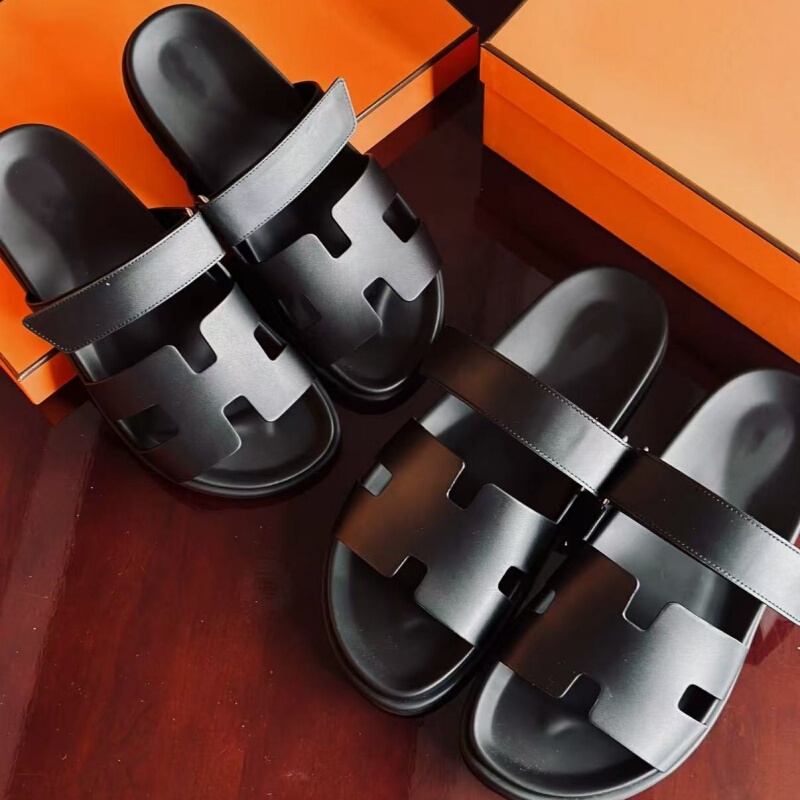 Summer New Style Velcro Slippers for Men and Women, Elephant Gray, Couple's Outdoor Thick-Soled Height-Increasing Beach Sandals