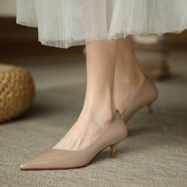 M L Monroe design ~ Instantly explodes the pot Pointed toe cat heel shallow leather shoes V mouth sexy shoes for women