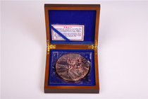  The first China International Import and Export Fair Commemorative Collectors Edition embossed large bronze medallion Commemorative Medal collection solid wood gift box