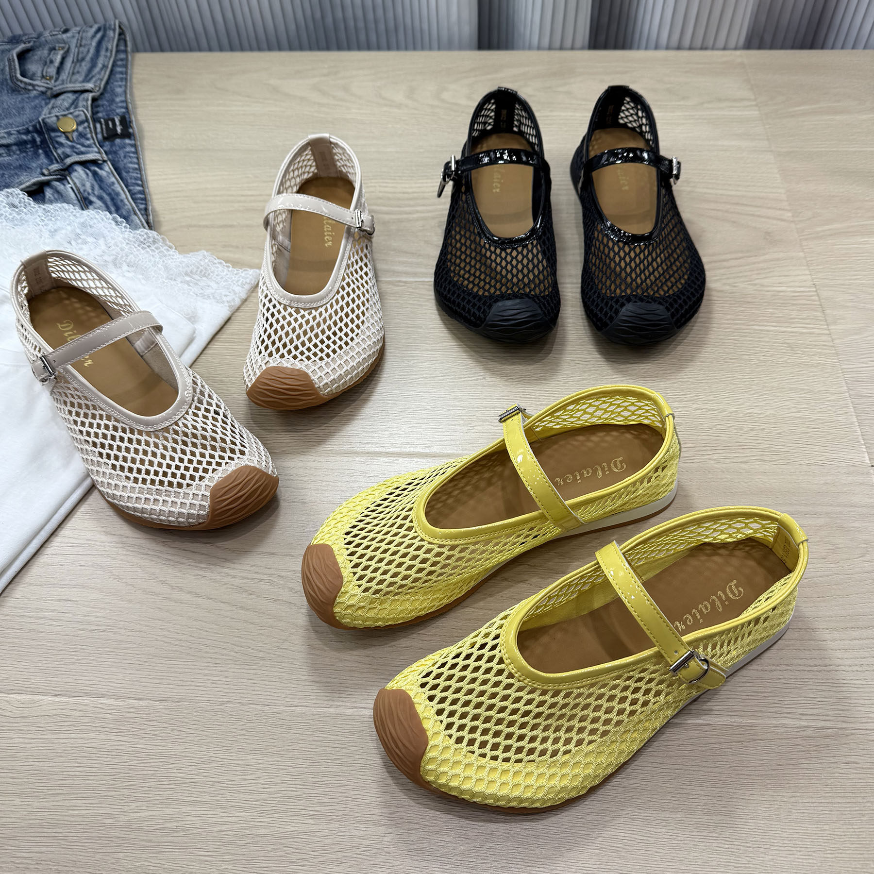 Summer breathable sandals with a strap, soft sole
