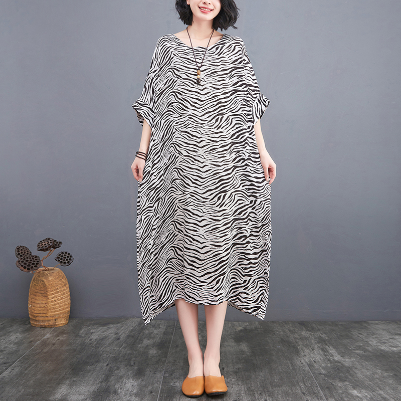 120kg Trendy Summer New Plus-Size Mid-Length Korean-Style Pullover Dress for Chubby Moms to Hide Belly and Look Younger 120kg Trendy Summer New Plus-Size Mid-Length Korean-Style Pullover Dress for Chubby Moms to Hide Belly and Look Younger