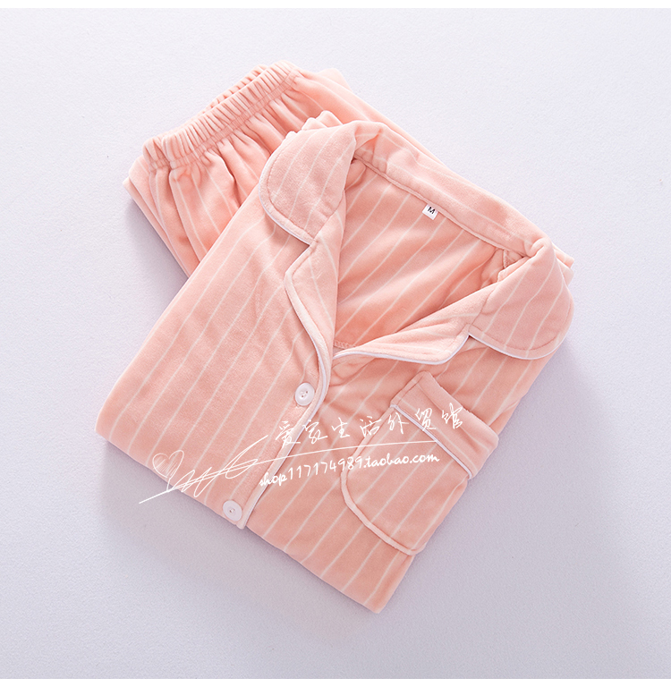 Đồ ngủ flannel mới của phụ nữ nam mùa thu và mùa đông dày đảo nhung sọc dọc giản dị cặp đôi dịch vụ nhà bộ mặc nhà nam trung niên