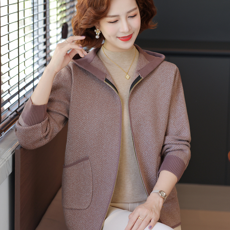 Mom's Autumn Casual Knit Zip-Up Cardigan 2025 New Style Middle-Aged and Elderly Women's Spring and Autumn Loose Hooded Jacket