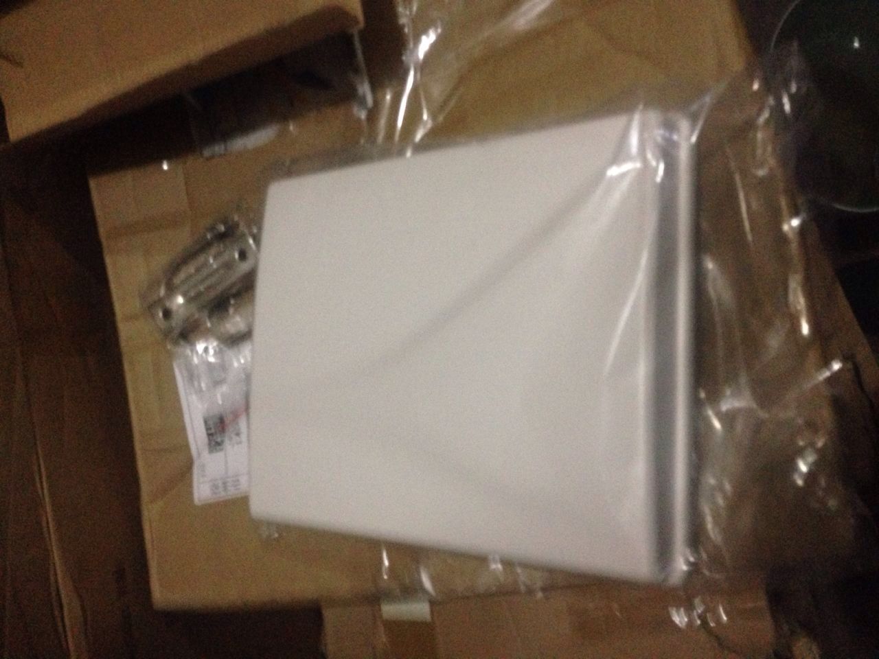 Chinese single-polarized directional plate antenna high gain 14dbi 2 4G flat panel antenna WLAN outdoor antenna